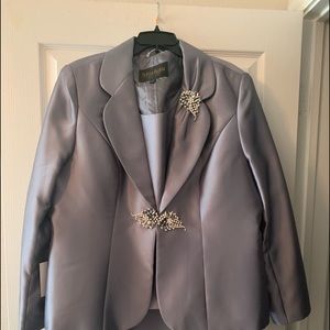 NWT 3 piece Moshita Coture Silver Suit